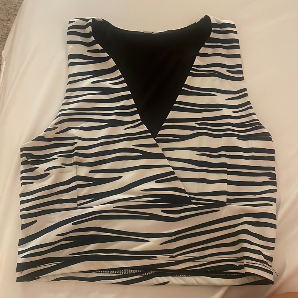 Black and white crop top